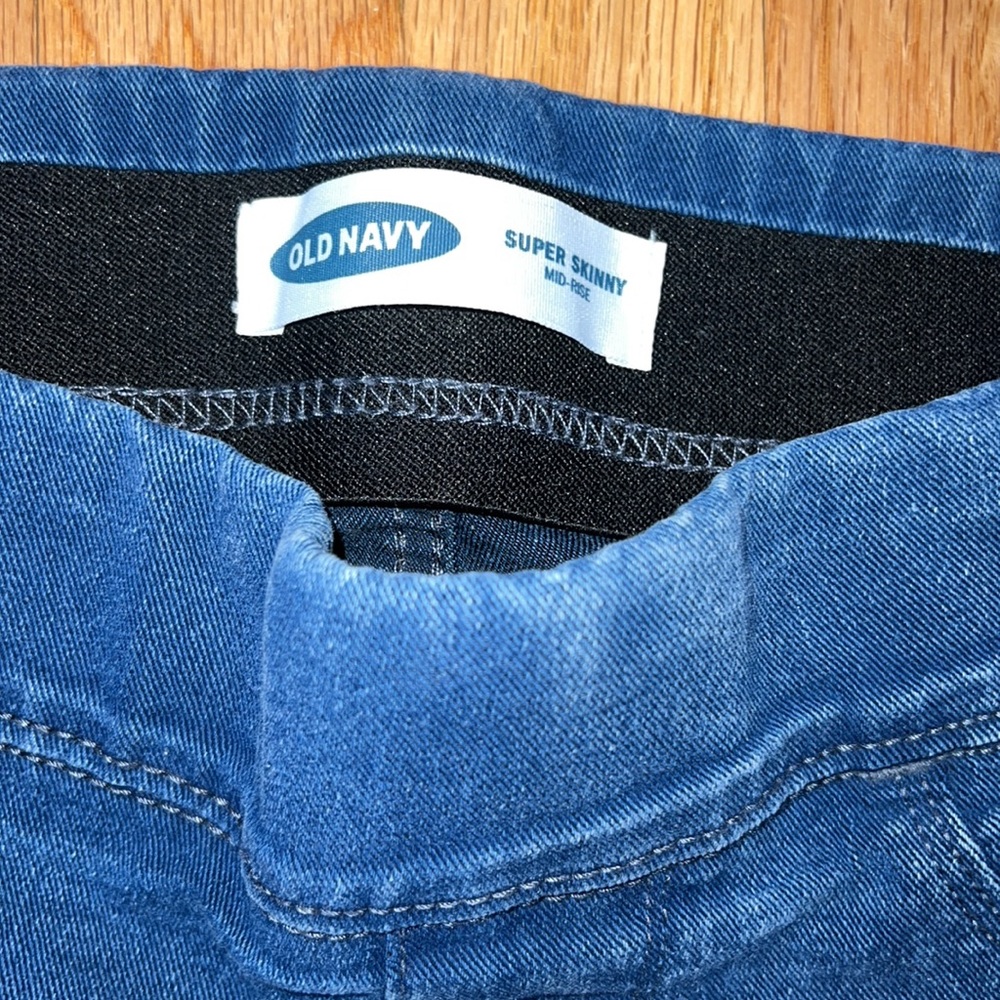 Old Navy Like New Super Skinny Mid-Rise Jeggings - Picture 4 of 5